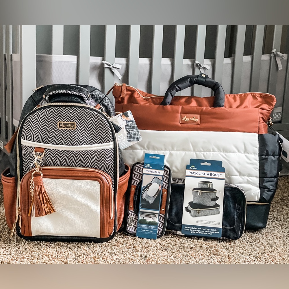 Itzy Ritzy Dream Weekender Diaper Bag - Coffee & Cream